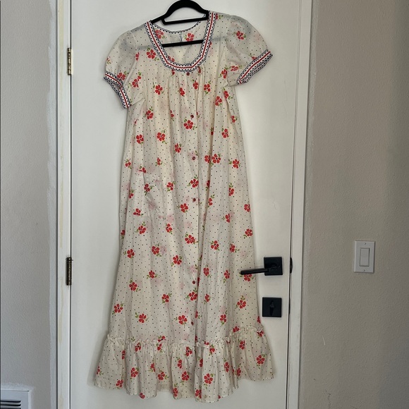 Komar Other - Komar Vintage 100% Cotton Nightgown Ribbon Detail White Multicolor Floral Size M